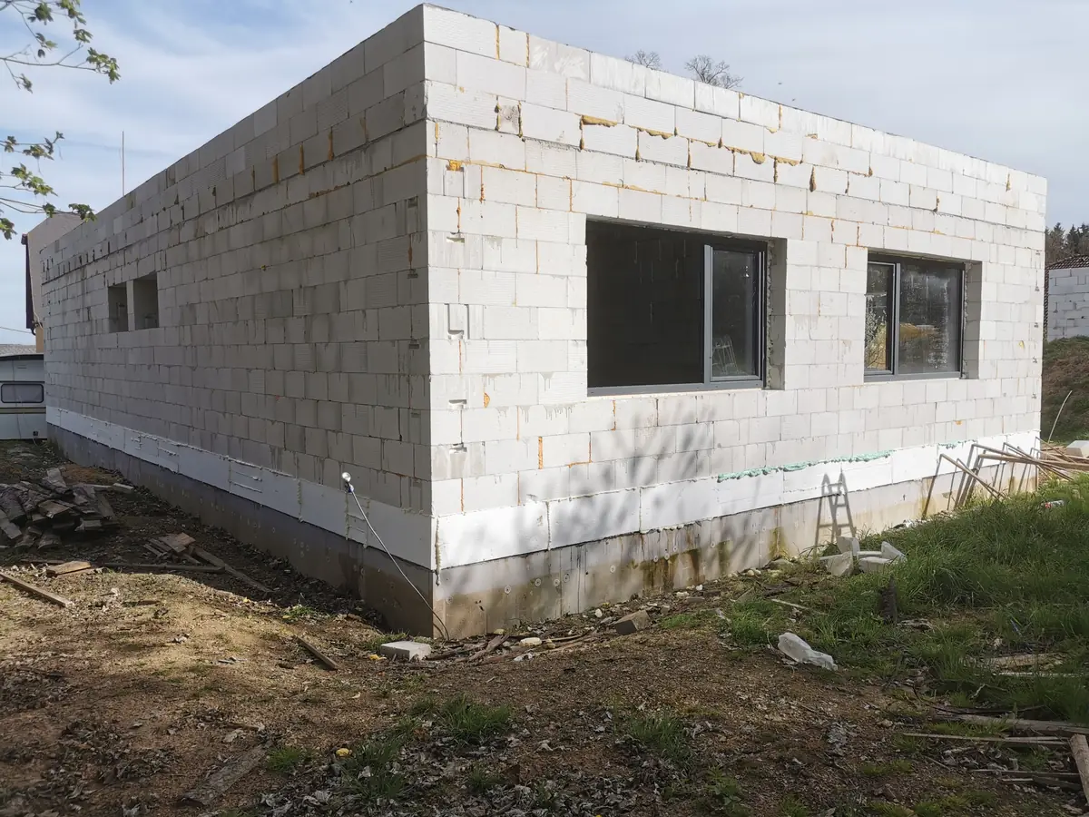 Mariánské Lázně 2023 – dům na klíč, hrubá stavba zdivo Ytong